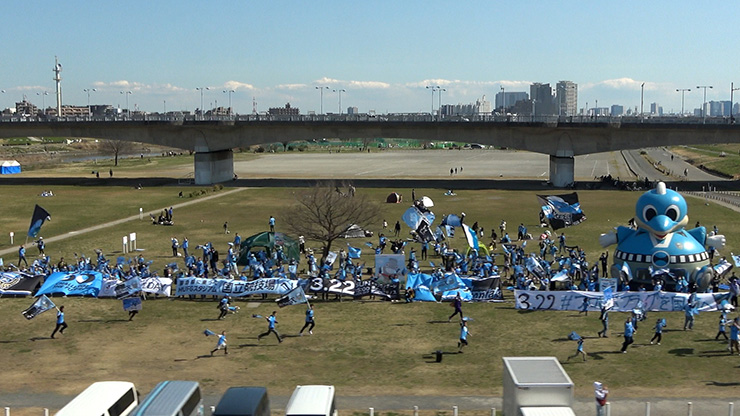 フロンターレ日記 / 東急線の電車に向って、ひたすらにフロンターレをアピールした話