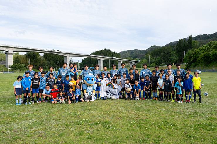 フロンターレ日記 / 「選手会主催陸前高田サッカー教室」開催!! 