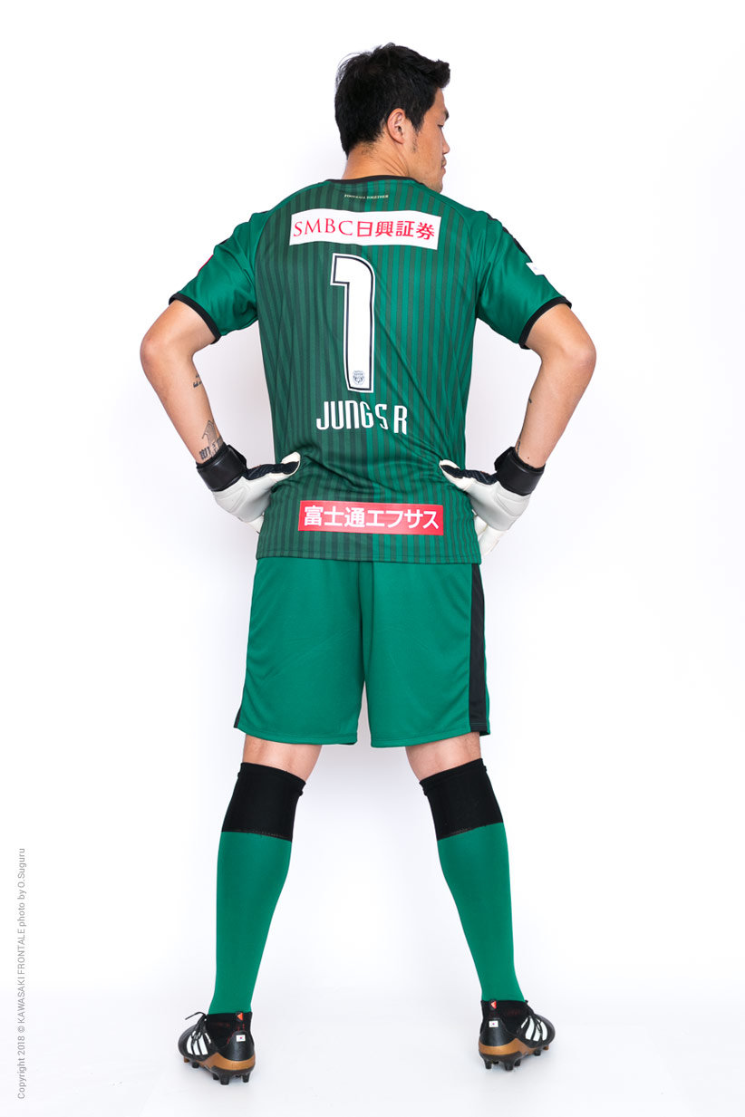 Gk1 チョン ソンリョン選手 選手 スタッフプロフィール18 Kawasaki Frontale